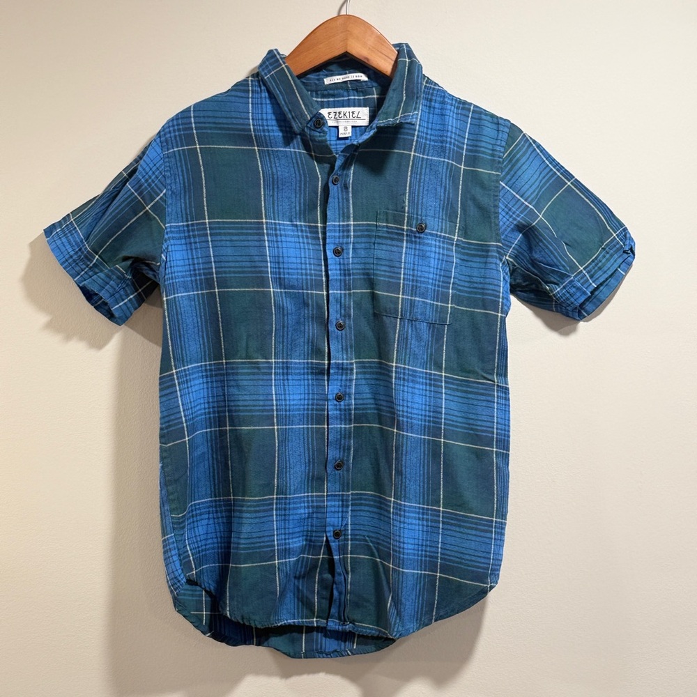 Ezekiel‎ Men's Navy and Teal Plaid Short Sleeve Shirt Size S